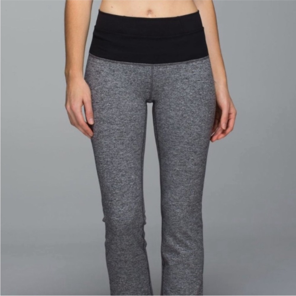 Lululemon grey yoga pants. Excellent pre-loved condition.